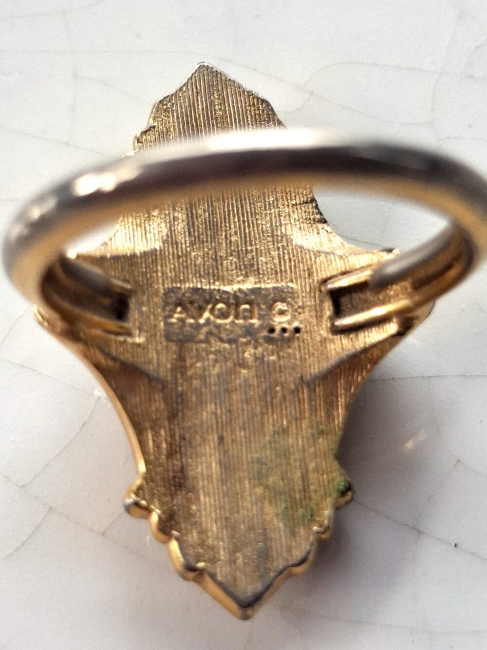 Vintage Avon Gold Tone Kensington Ring Rhinestone Victorian Style Statement - Picture 2 of 4